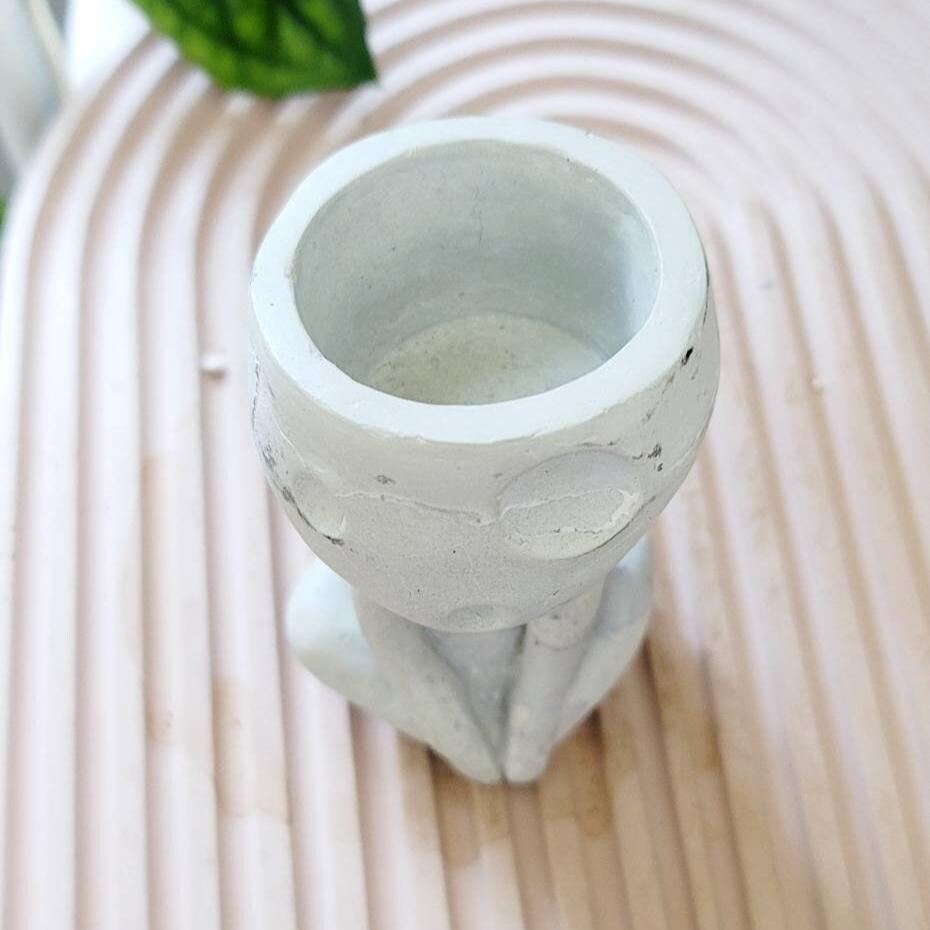 Kodama Planter – Concrete Forest Spirit Air Plant Holder