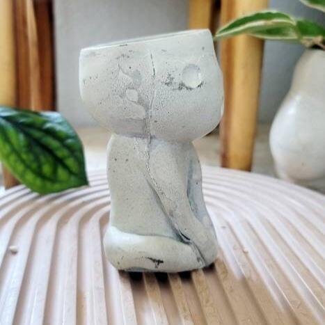 Kodama Planter – Concrete Forest Spirit Air Plant Holder