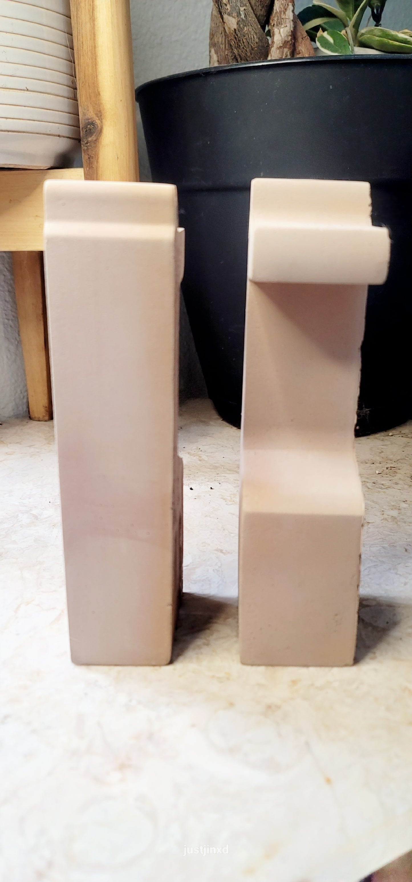 Giraffe Pair Bookends