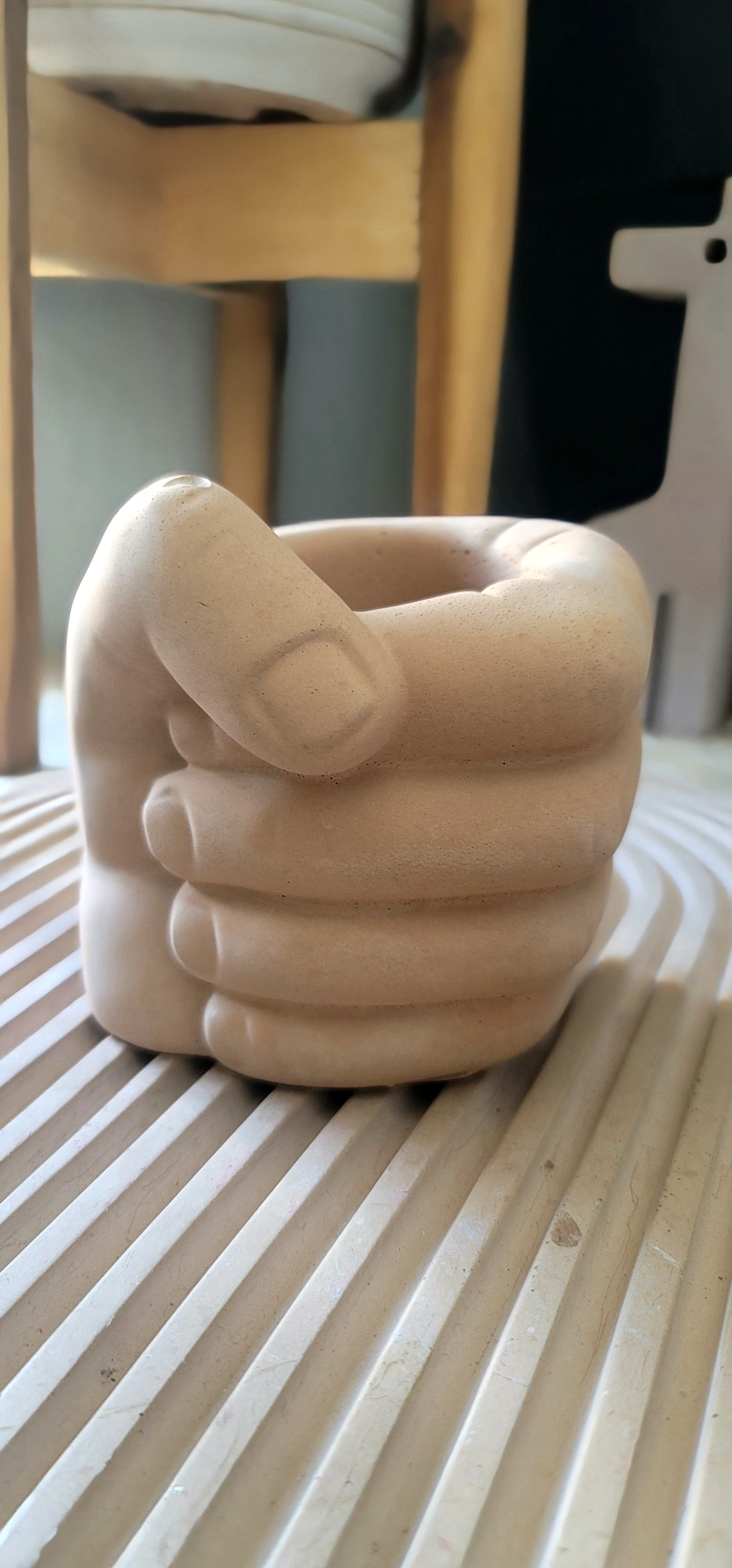 hand shaped plant pot Hand Pot