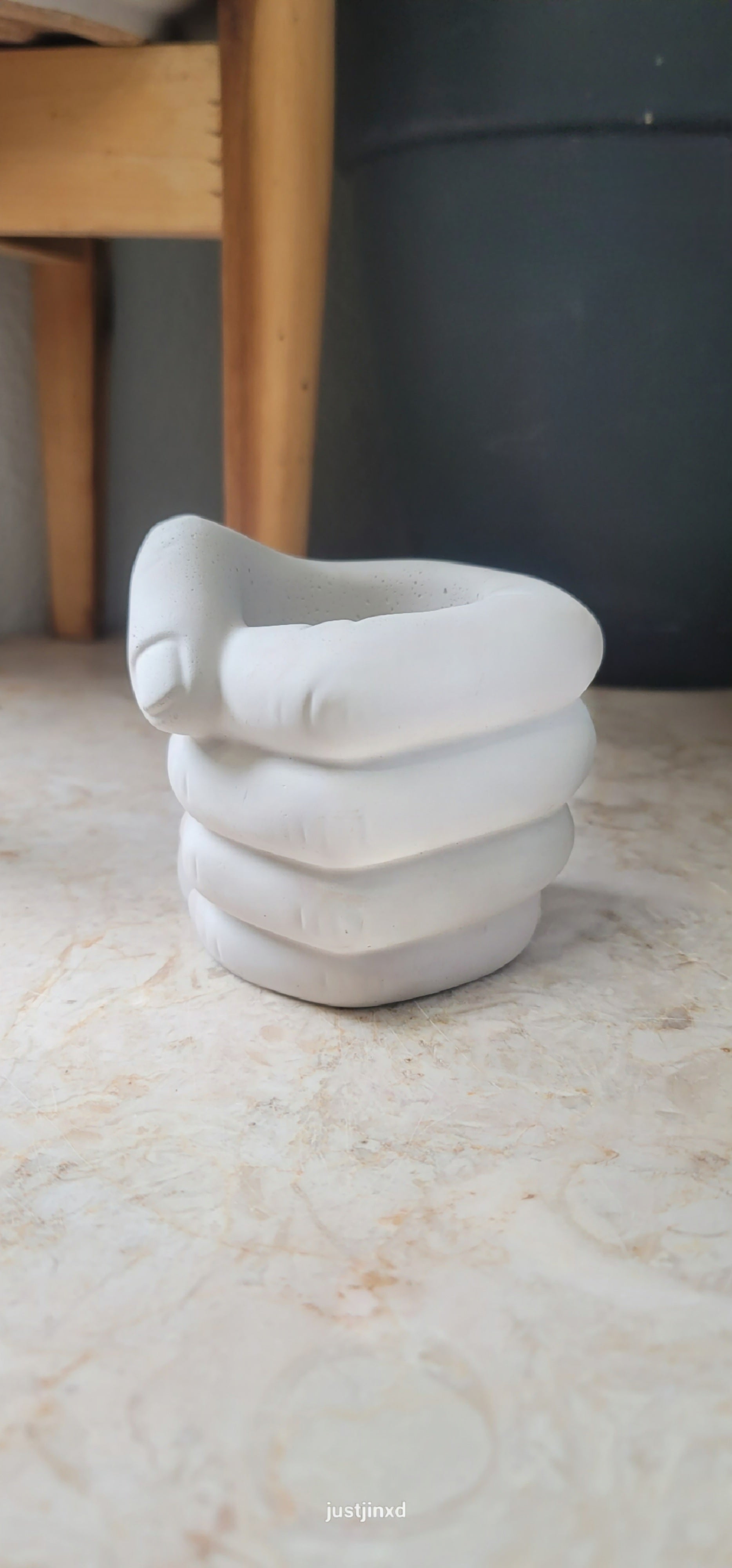 hand shaped plant pot Hand Pot