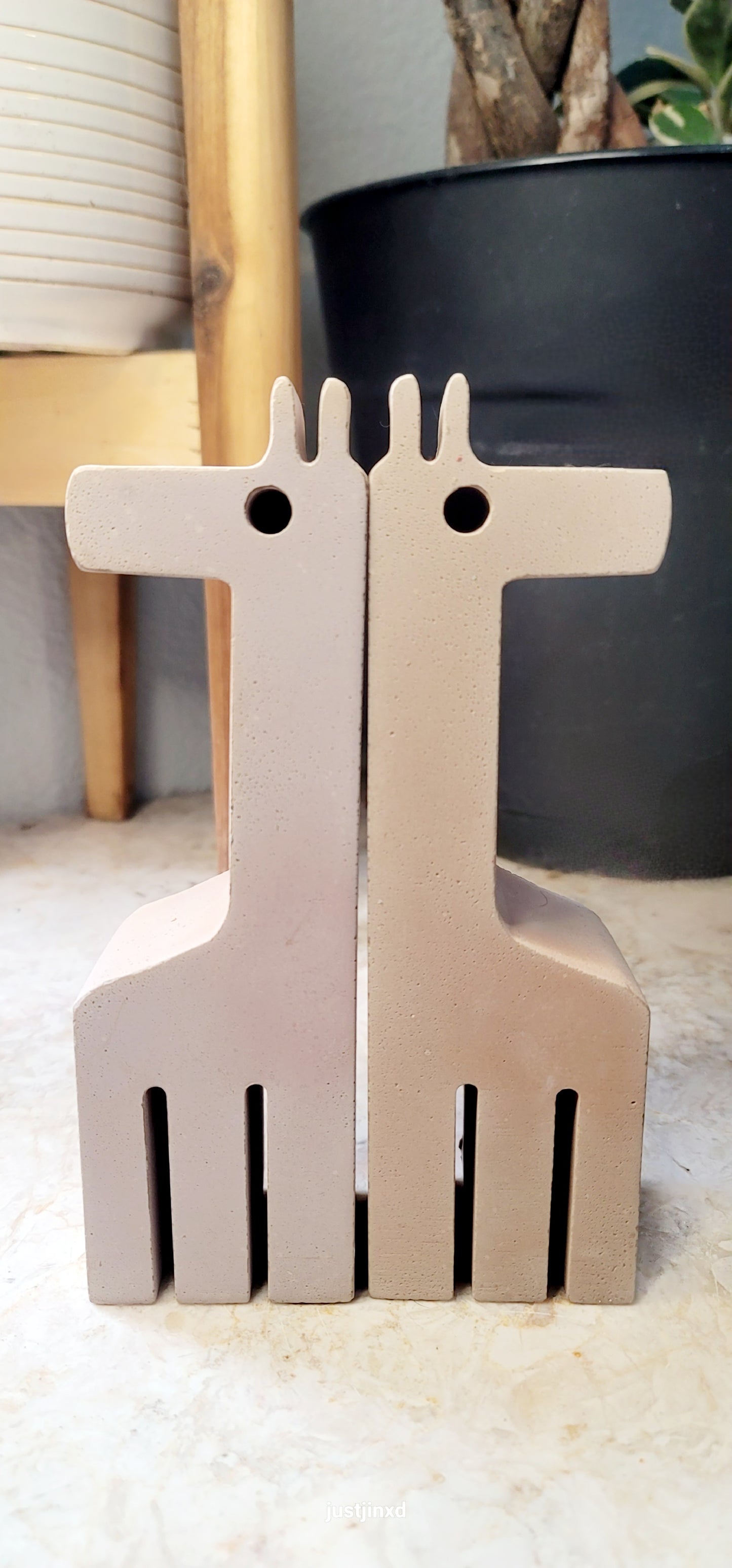 Giraffe Pair Bookends